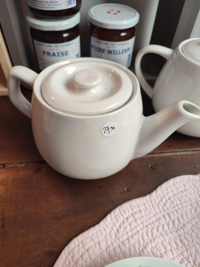 Théière blanche couvercle plat