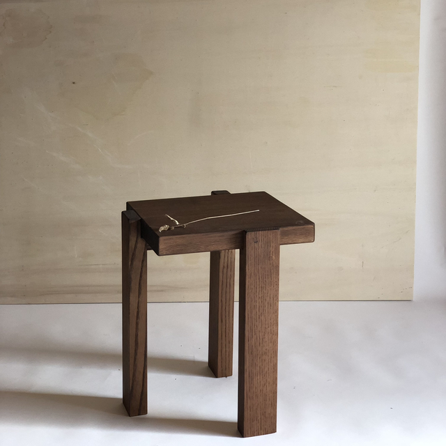 Tabouret en frêne 