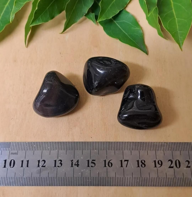 BLACK AGATE TUMBLESTONE