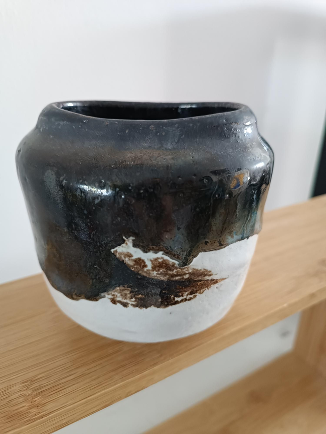 Vase PM  bicolore blanc brun  métal 