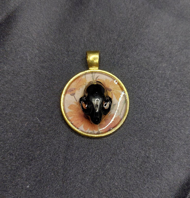 Pendentif crâne chat jaune