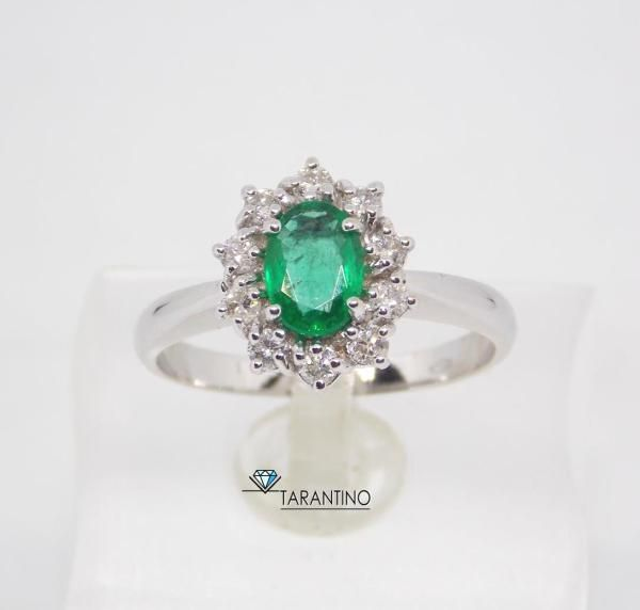 GADV anello smeraldo 