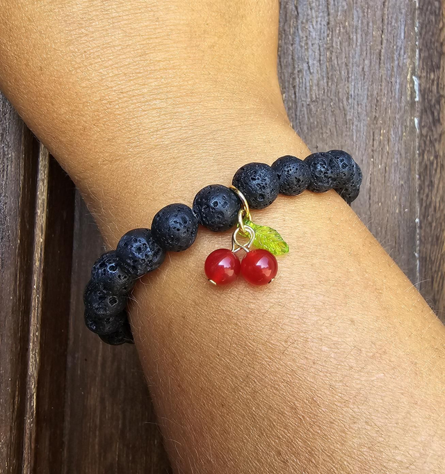 Bracelet élastique "Cherry" en perles de lave noir et cerises