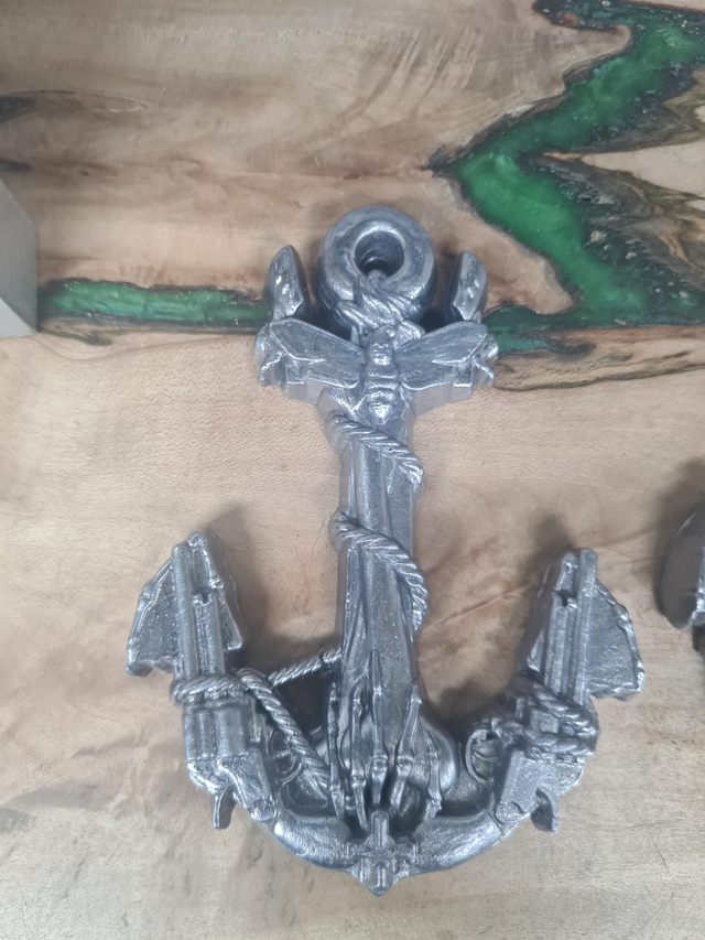 Death Moth High detailed Anchor, Skelton, Pistols