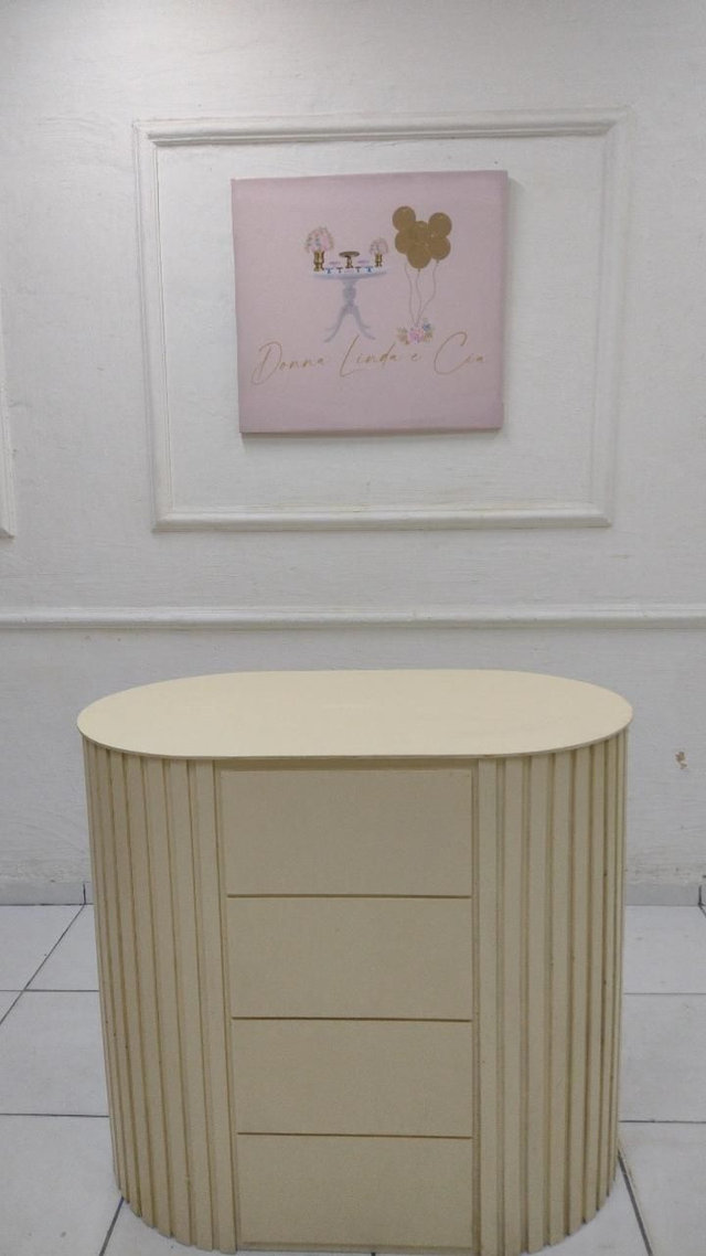 MESA OVAL RIPADA BEGE - LOCAÇÃO  