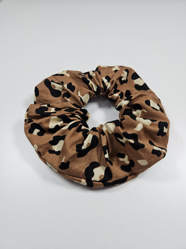 LEO cognac scrunchie hajgumi
