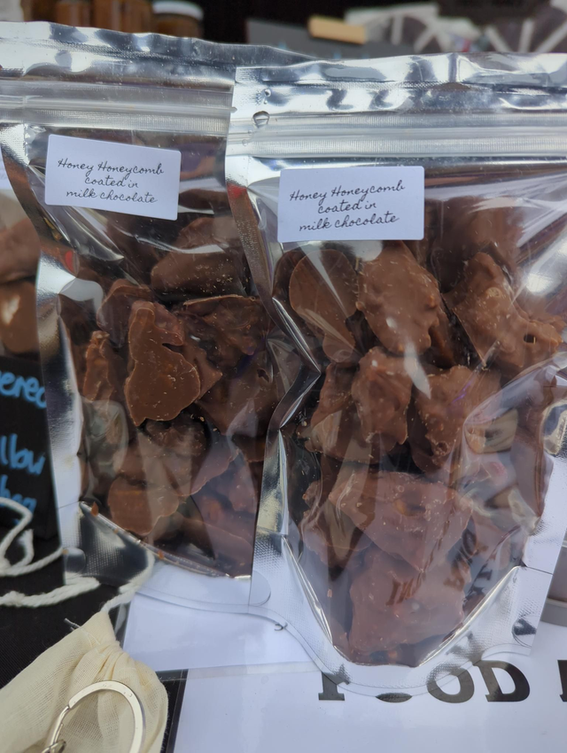 Honey honeycomb with milk chocolate 