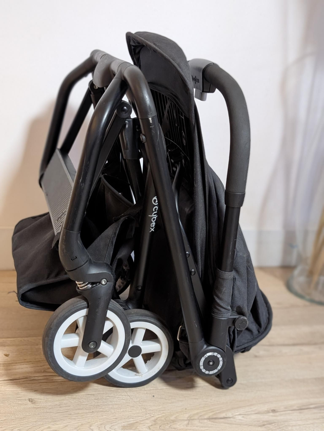 Poussette Cybex Eezy S - Prix neuf : 249.95 euros