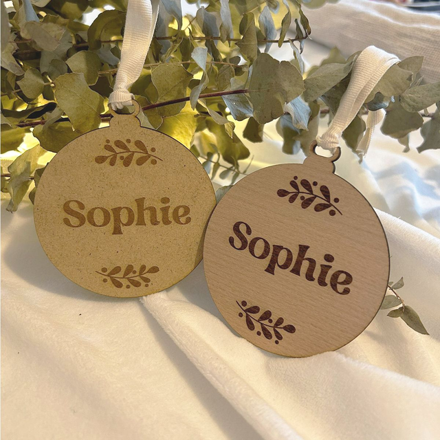 Boule de Noël personnalisée en bois - Modèle Branche