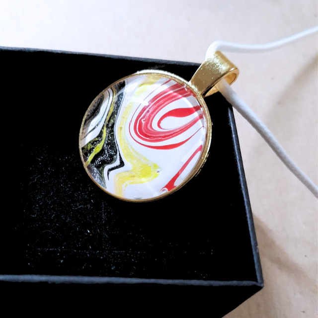 ENERGIE VIBRANTE - Collier - Rouge, jaune, noir &amp; blanc