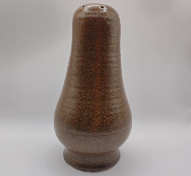 Grande salière en grès rustique 