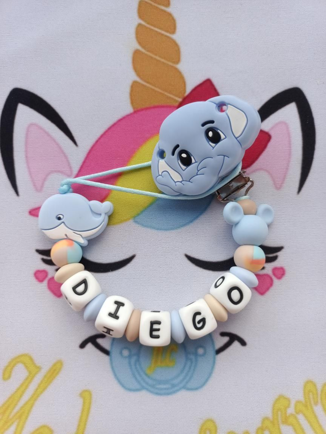 Attache tétine Baleine