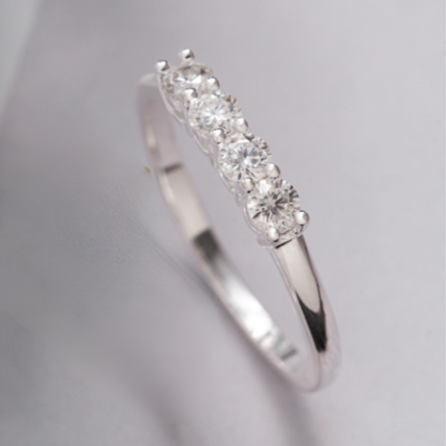 ANEL APARADOR MOISSANITE 3MM EM PRATA 925 COM 4 GEMAS