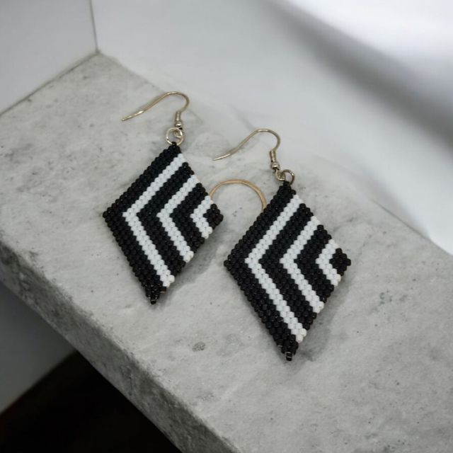 Boucles d'oreilles losanges noir et blanc