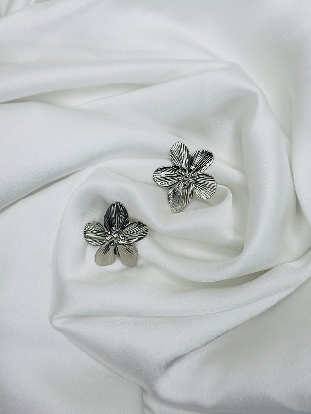 16- Boucles d'oreilles fleur 