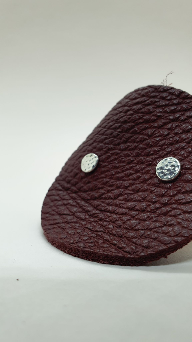 Puces d'oreilles "Flocons" – Argent massif martelé (c)