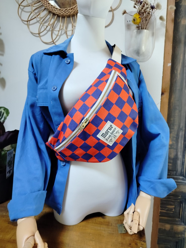 sac banane damier bleu et rouge orangé