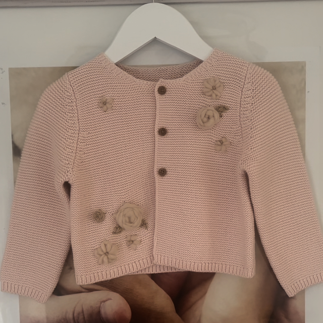 Roses &amp; daisies cardigan 