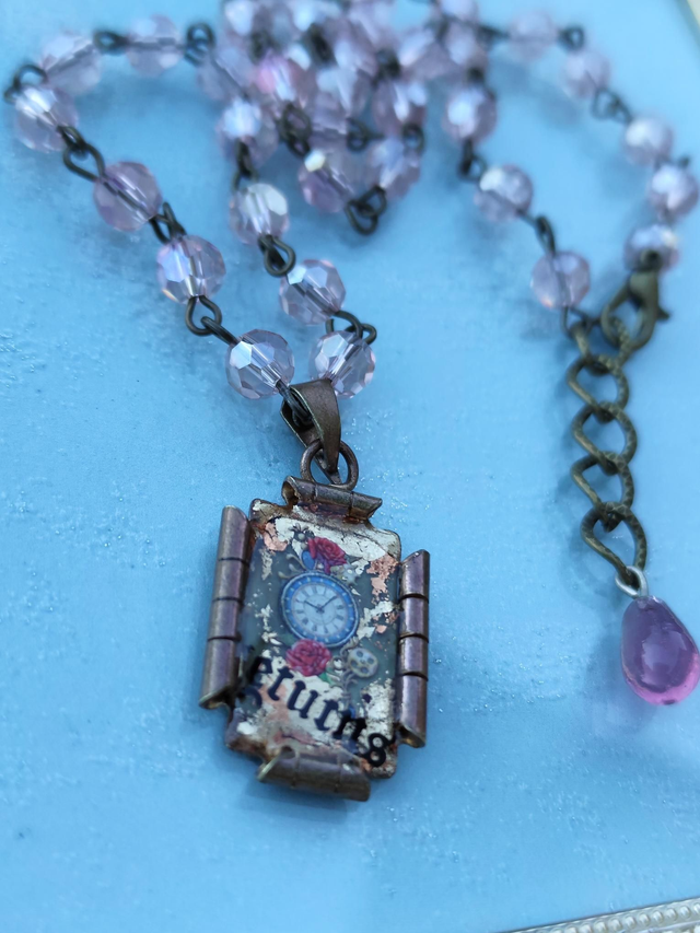 Collier 'Return Past's'