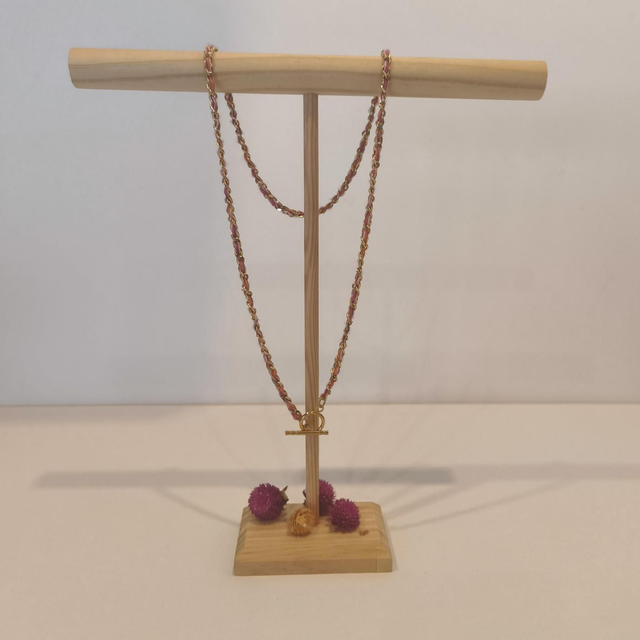 Collier Rosa – chaîne dorée à l’or fin 24 carats tressée de fils colorés en coton