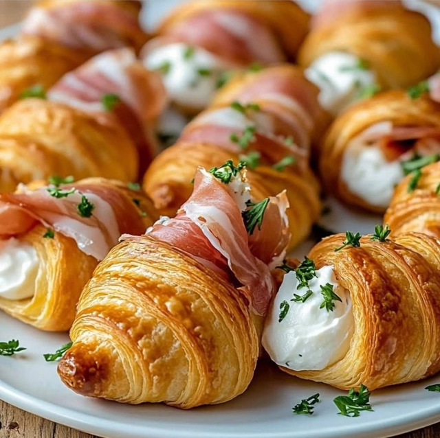 Mini croissant fromage frais, jambon cru 