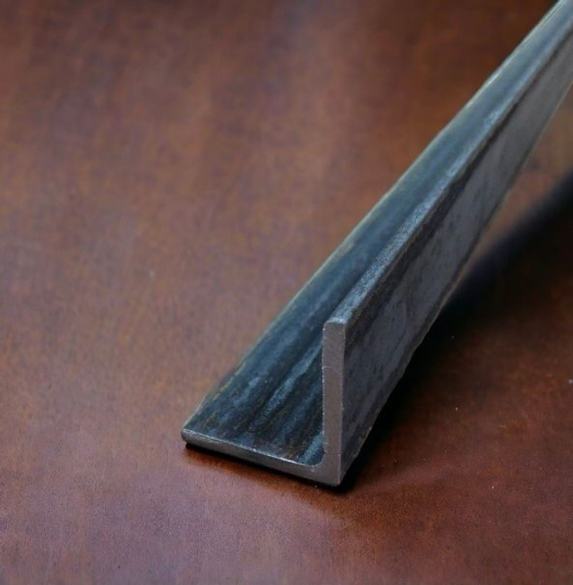 Catalogue CORNIERE AILES ÉGALE acier barre de 3 m.