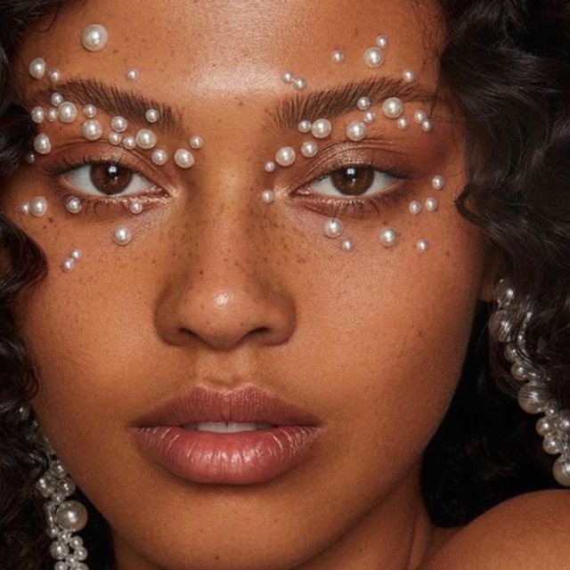 perles auto adhesives BLANCHES 