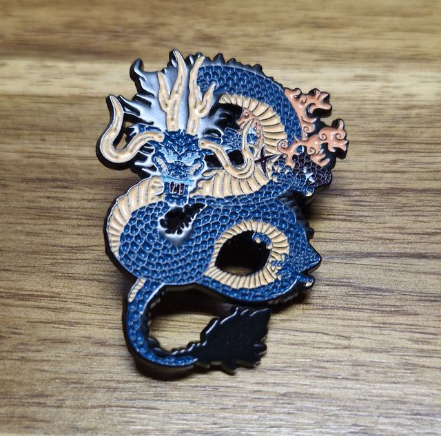 PIN&#039;S DRAGON ASIATIQUE