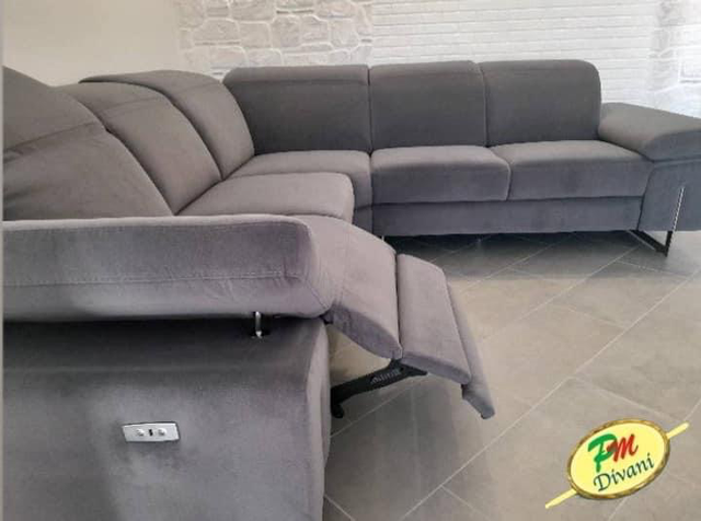 Divano angolare motorizzato
