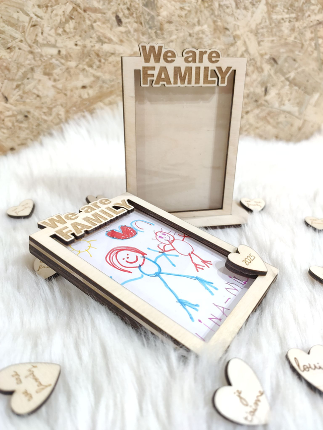 Cadre dessin/photo aimanté- WE ARE FAMILY
