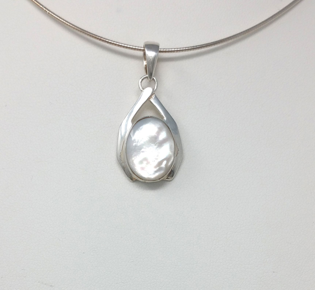 PENDENTIF CABOCHON DE NACRE BLANCHE CERTI EN ARGENT MASSIF - VENDU SANS CHAINE - 4476