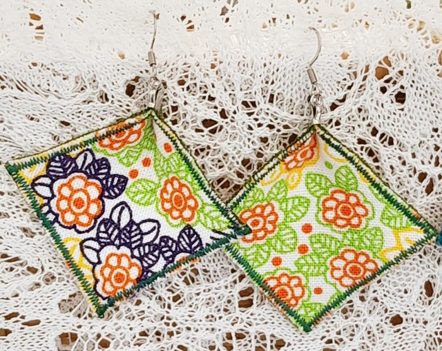 Boucles d'oreilles losanges fleurs vertes/bleues/orange