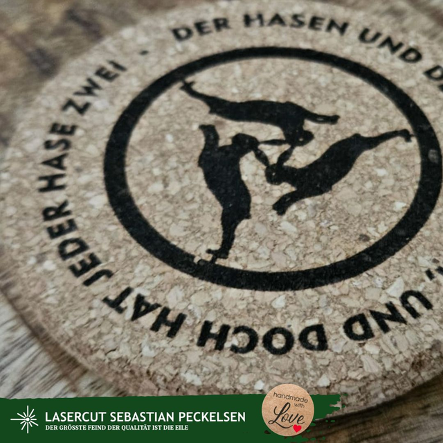 Untersetzer aus Kork mit Drei Hasen Fenster