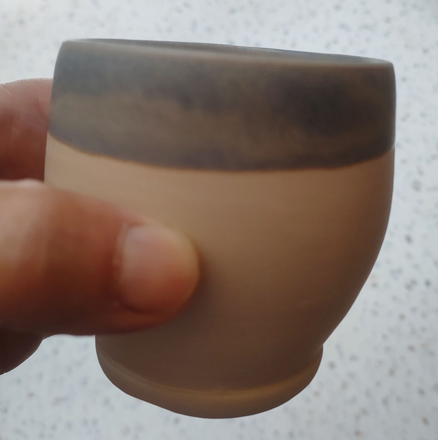 Gobelets en grès – Émail bleu céladon sur blanc crème – Lot ou à l’unité