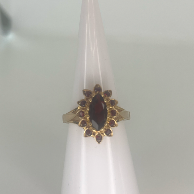 Vintage 9ct Gold Garnet Cluster Ring
