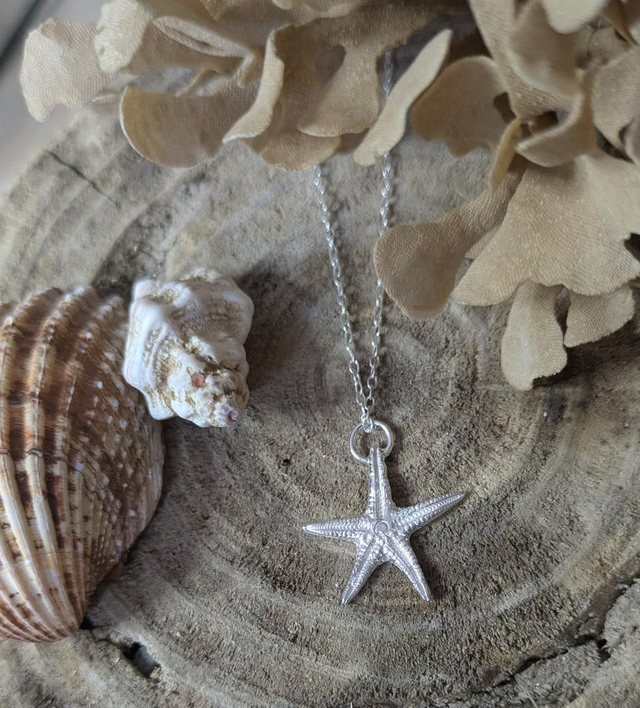 Starfish necklace 