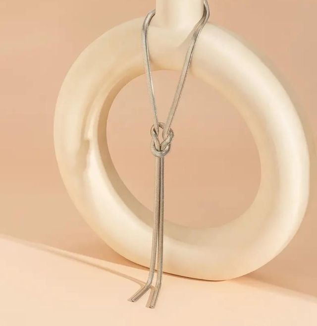 Collier en forme de Y 