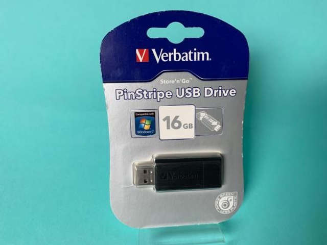 Verbatim Store'n'Go PinStripe USB Drive