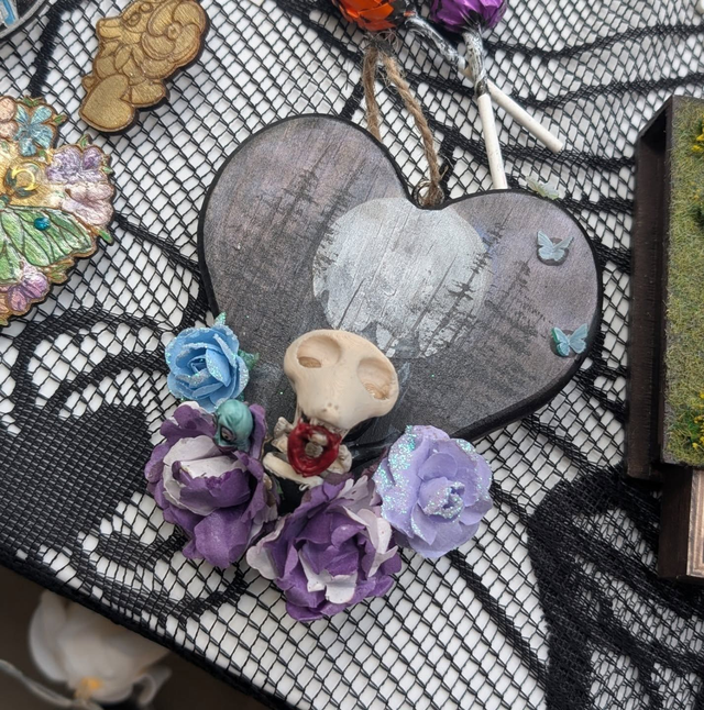 Medium Heart Hanger - Scraps