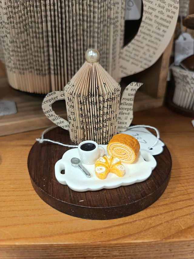 Théière sur plateau + dînette