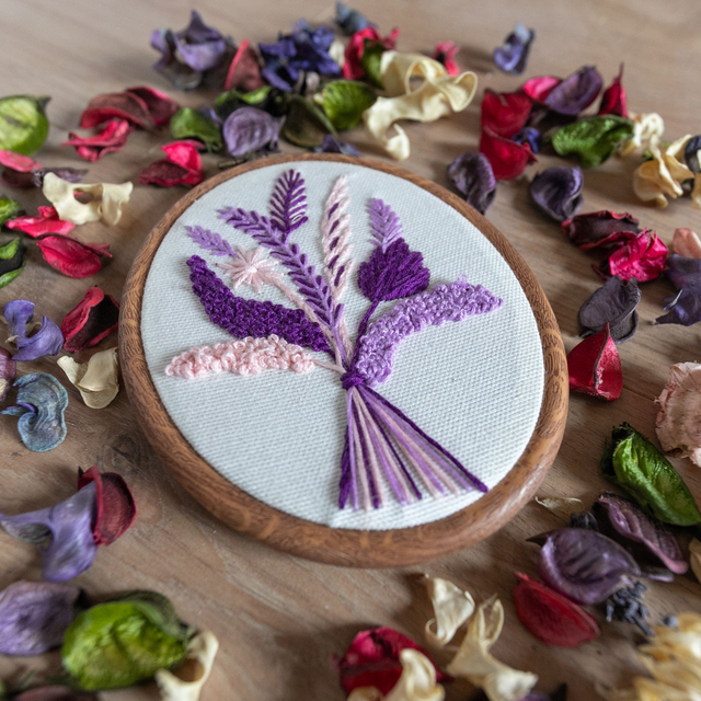 Broderie - le bouquet violet - 