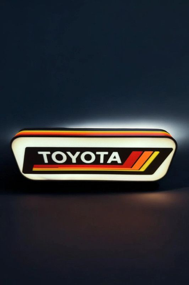 Lampe LED Toyota – Design rétro racing