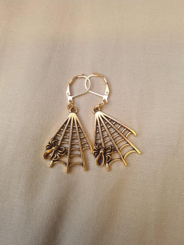 Earrings Gold Spider Spider Web Lever Backs