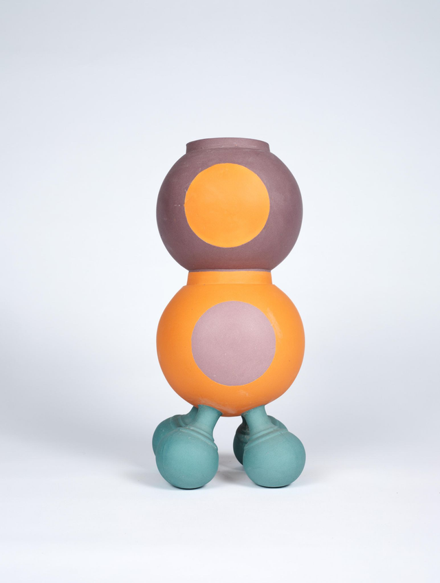 Vase with Legs   (OO.VL01)