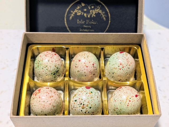 Roasted hazelnut gianduja filled white chocolates, box of 6