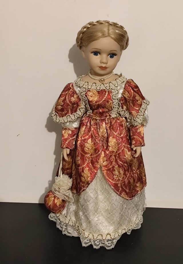 Poupée de porcelaine blonde 40 cm (restauré)