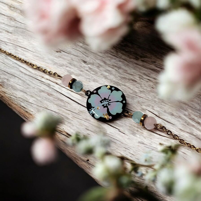 Bracelet dessiné Flora acier inoxydable bleu pastel et rose