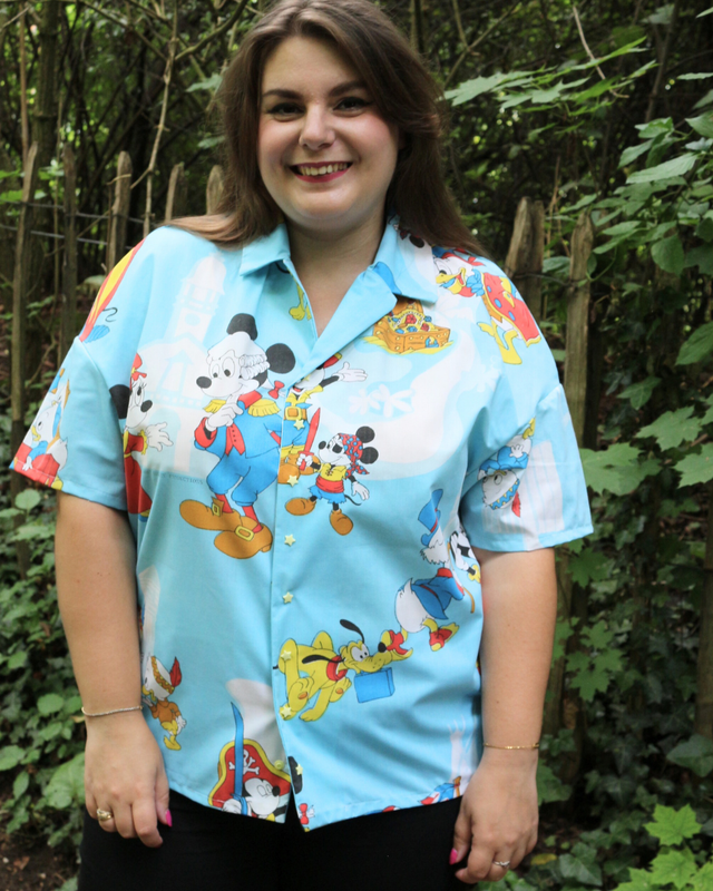Chemise Upcyclée Oversize – Mickey &amp; ses amis vintage – Taille 42 Unisexe