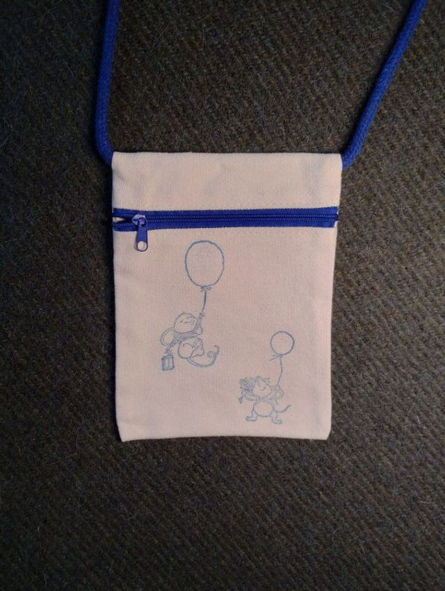 Umhängetasche 17 × 13 cm mit Reißverschluss Hand bedruckt