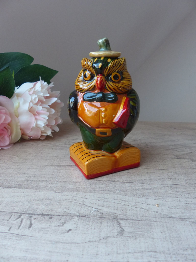 Figurine vintage Monsieur Hibou en céramique – oiseau savant sur livre avec chapeau amovible – années 70 - déco pour bureau ou bibliothèque